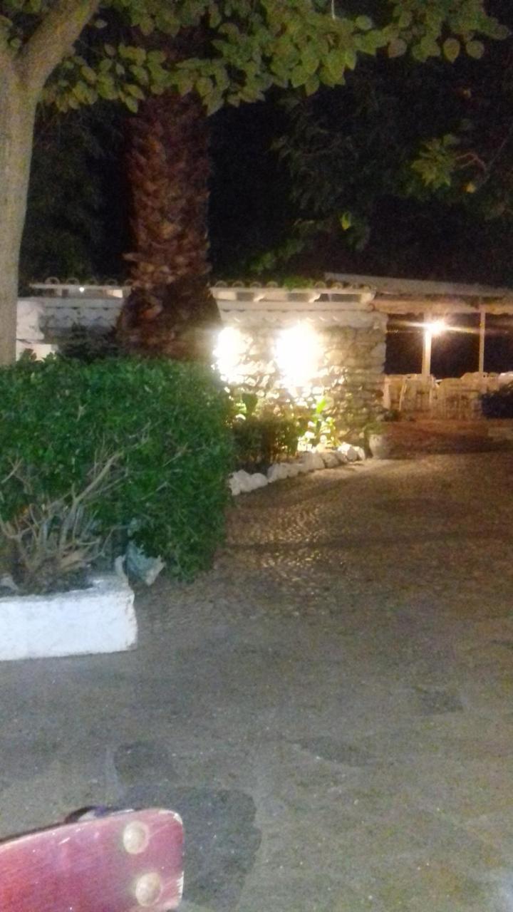 Taradella Hotel Aliszósz Kültér fotó