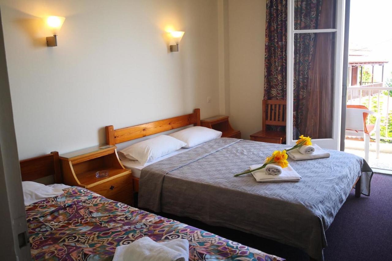 Taradella Hotel Aliszósz Kültér fotó